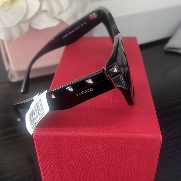 Valentino sunglasses - Picture 3 of 6